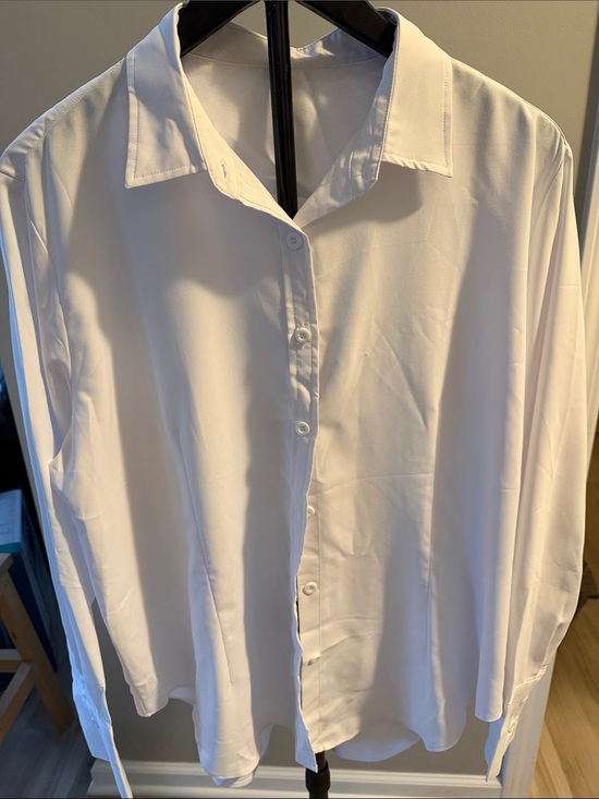 Tops - Classic White woman’s Button-Up Shirt.